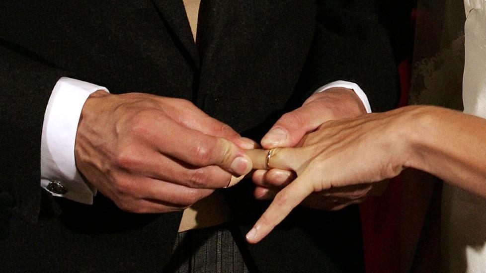 No, sospesi tutti i riti religiosi e civili