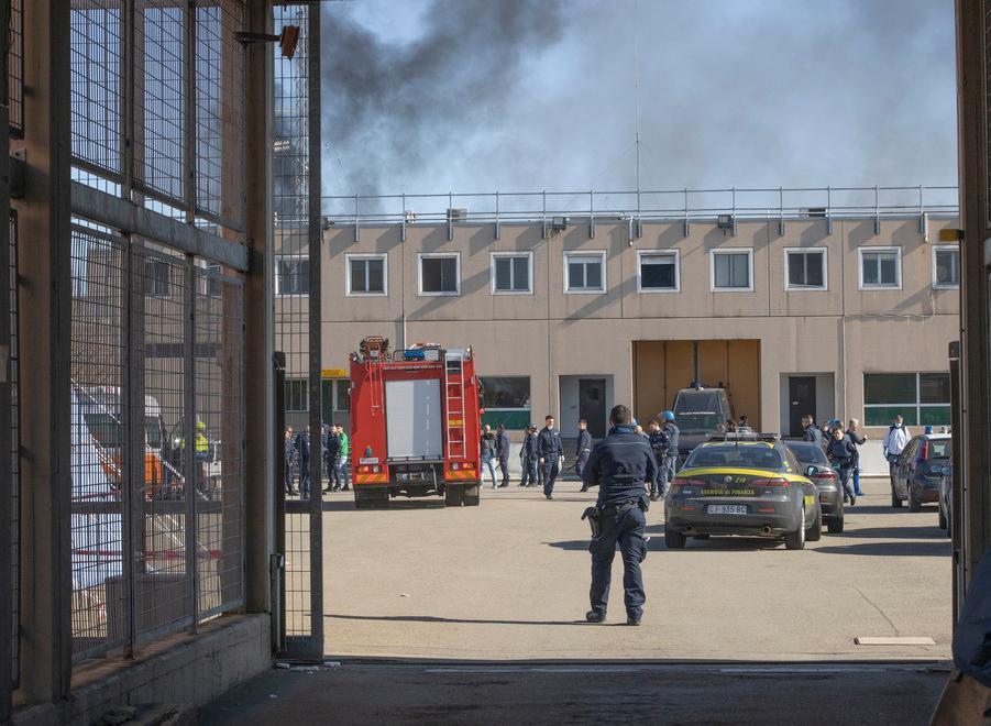 Salvini posta il video: «Realtà drammatica Tutelare gli agenti»