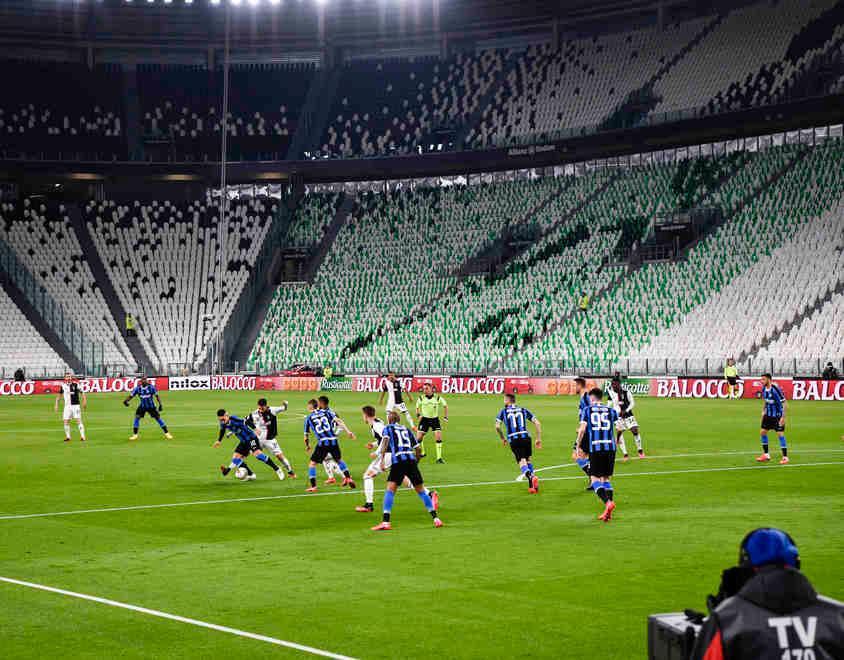 Il derby dell’Italia impaurita dal virus La Juve batte l’Inter nello stadio vuoto 
