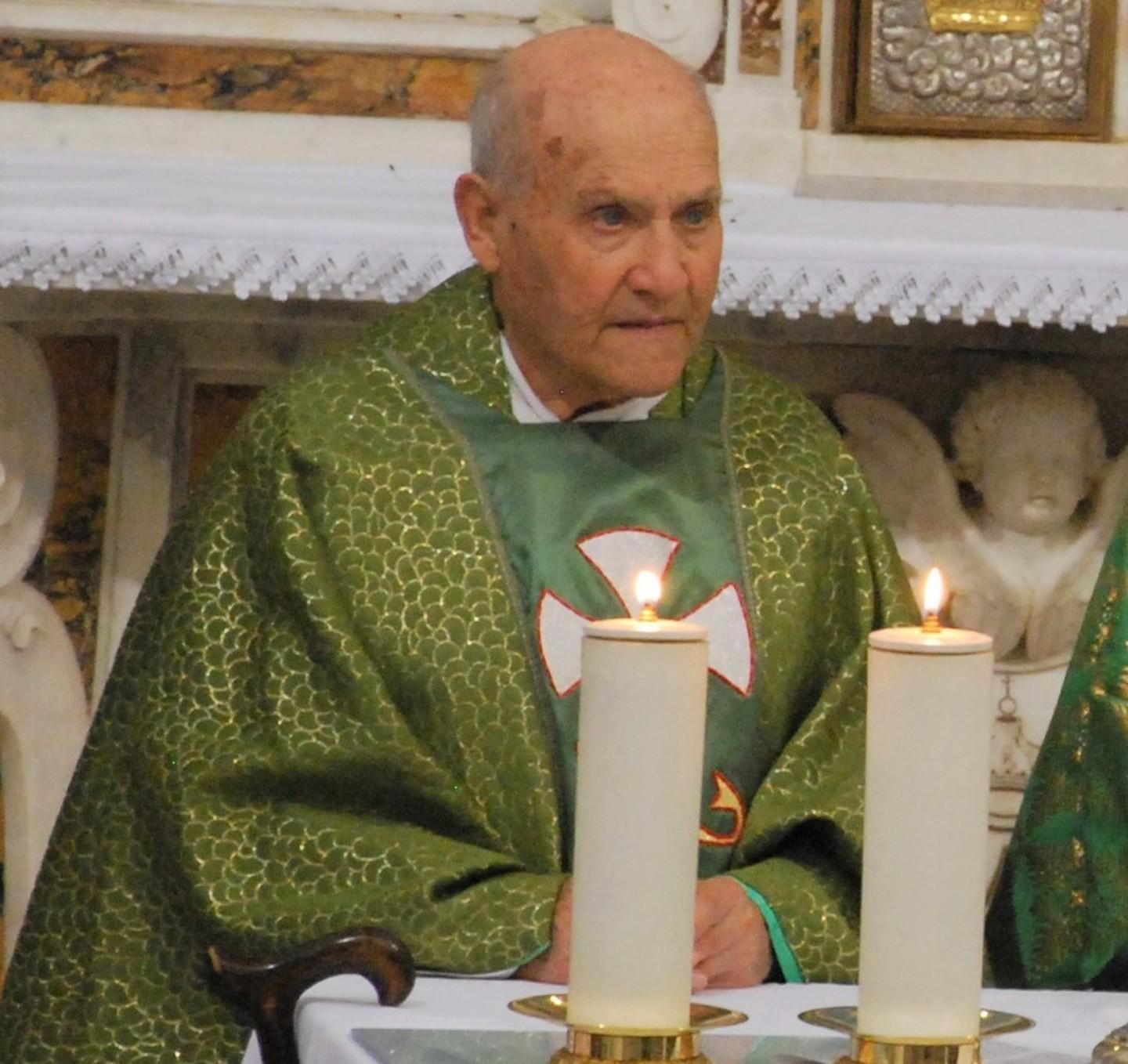 Nulvi piange don Nino il parroco con il sorriso 