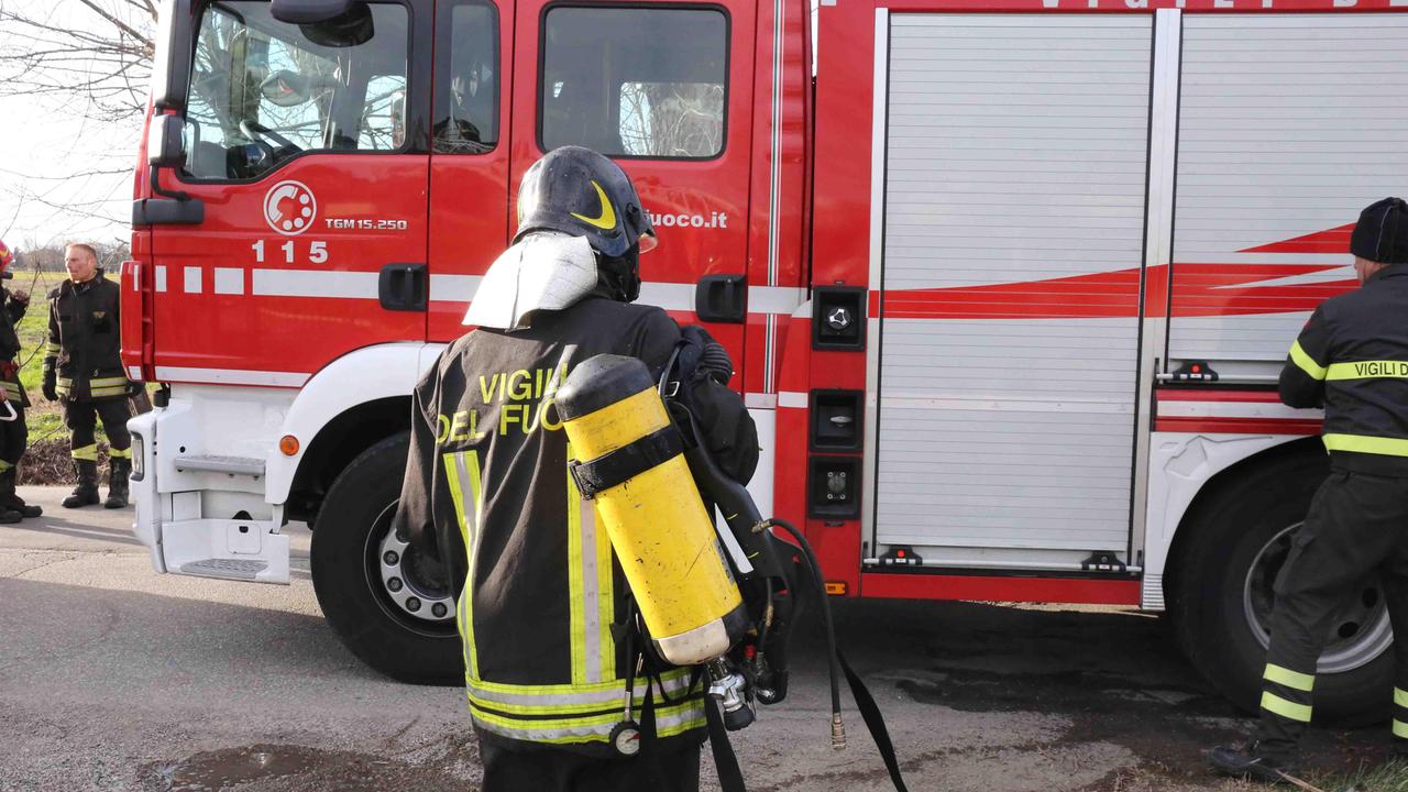 Vigile del fuoco reggiano contagiato: «Non lamentatevi delle limitazioni»