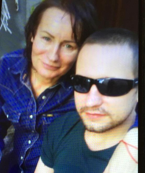 La famiglia della donna uccisa dal figlio non ha i soldi per rimpatriare la salma