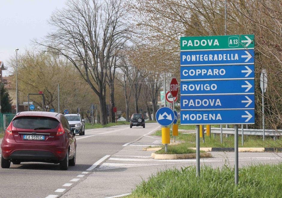Mezzo milione per rifare la segnaletica. Indicazioni e cartelli stradali più completi 