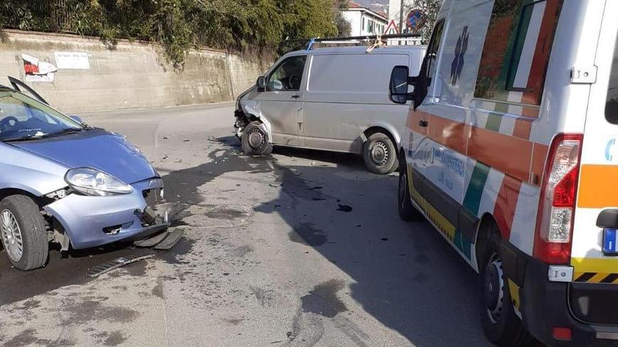 Si cercano testimoni per l’incidente a Luni avvenuto in via Dogana