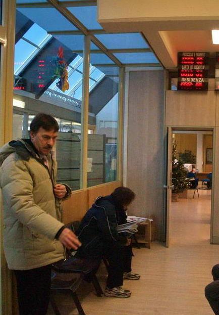 Gli uffici pubblici si “blindano”: appuntamenti, telefono o mail 