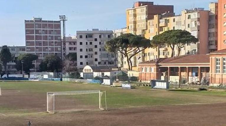 Calcio, si allungano i tempi dello stop