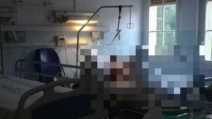 Il marito della 47enne isolata «Chiuso in casa con 4 cani»