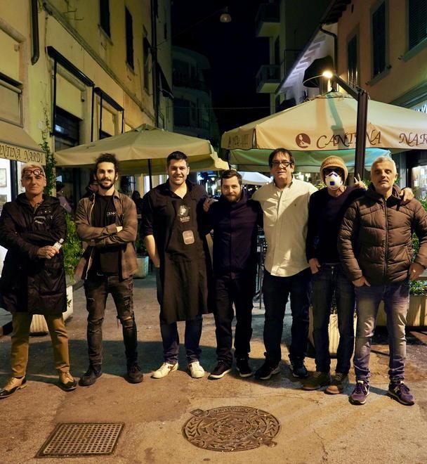 Via Cambini, i gestori stoppano gli aperitivi The Cage: ci vediamo il 3