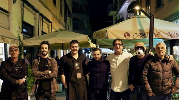 Via Cambini, i gestori stoppano gli aperitivi The Cage: ci vediamo il 3