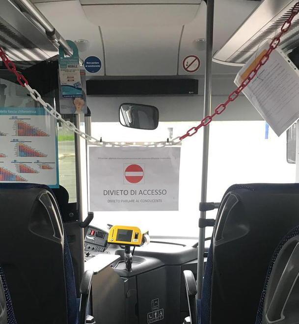 Bus, la porta anteriore rimane chiusa Biglietti a bordo: ora no