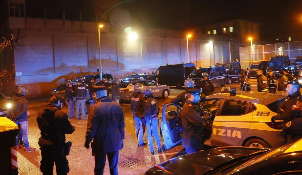 Il carcere è una pentola a pressione, alta tensione in serata: un agente ferito 