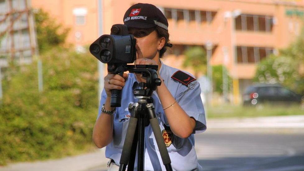 Controlli col laser sulle auto in entrata dalle “zone rosse”