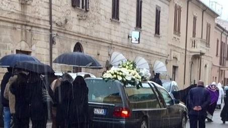 Il mesto addio di Nulvi a don Posadinu