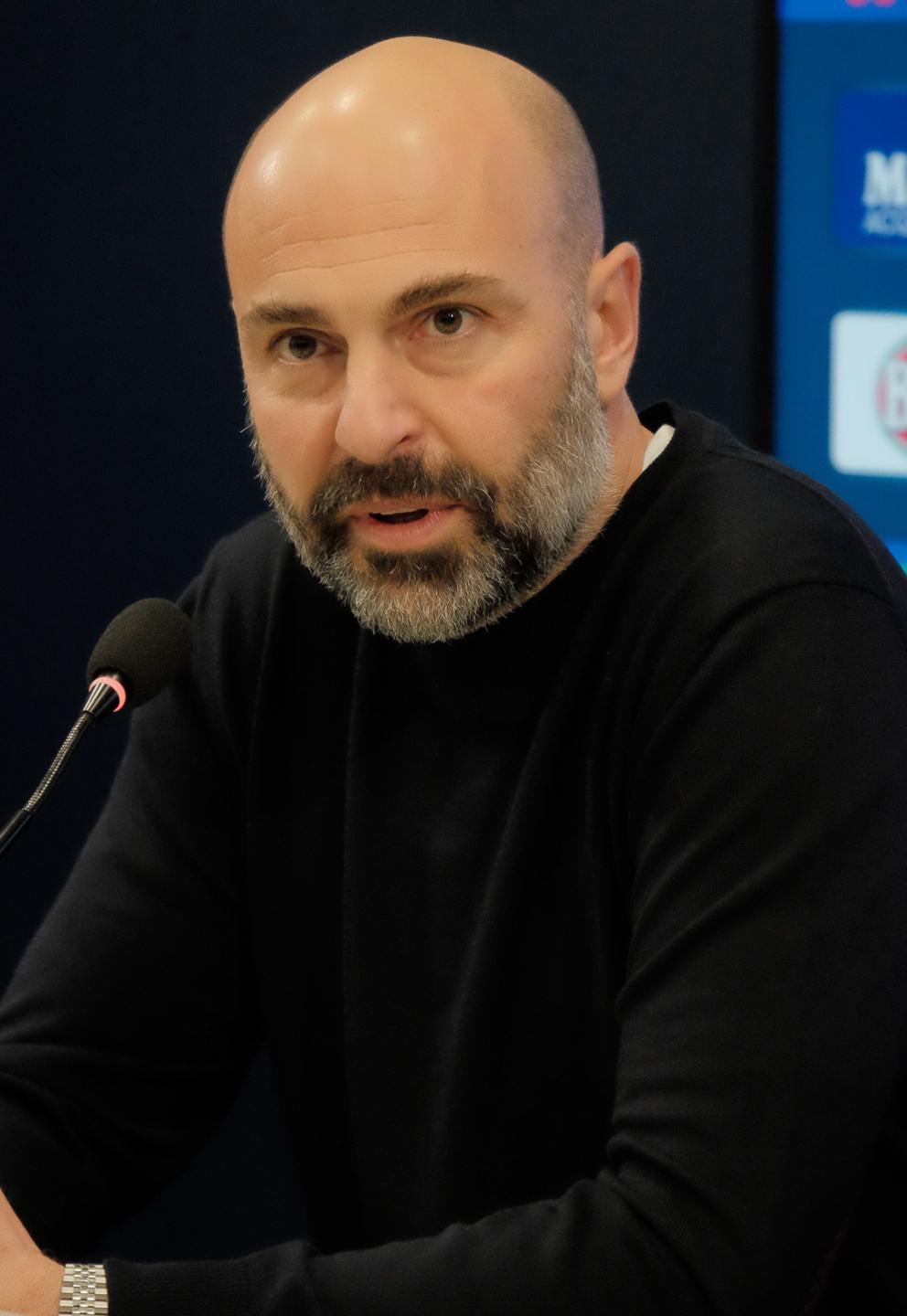 Zenga cerca la chiave per rilanciare il Cagliari 