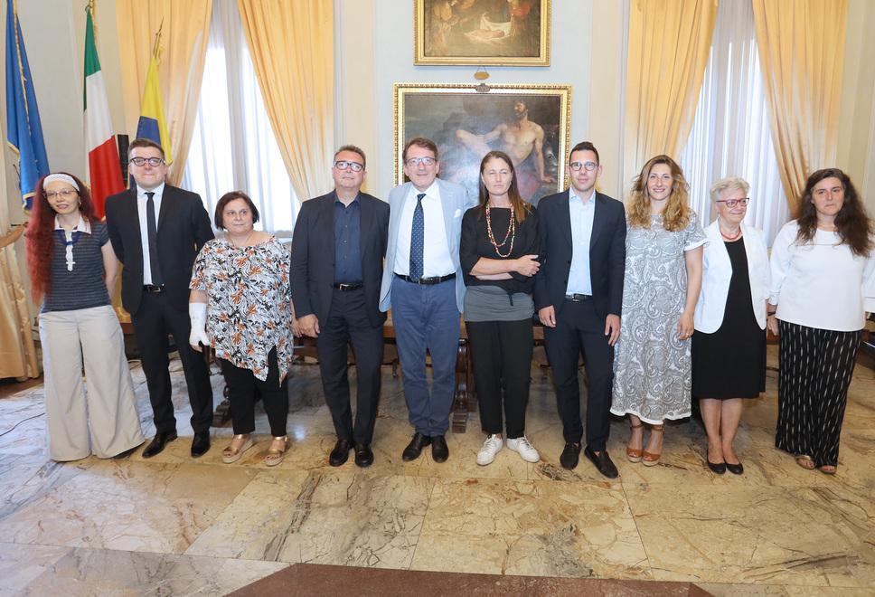 Modena. Commenti del vicesindaco Cavazza sull’aspetto delle colleghe di Giunta L’audio che imbarazza Piazza Grande