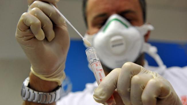 Coronavirus, negli ospedali sardi tamponi a tutti per fermare l'epidemia