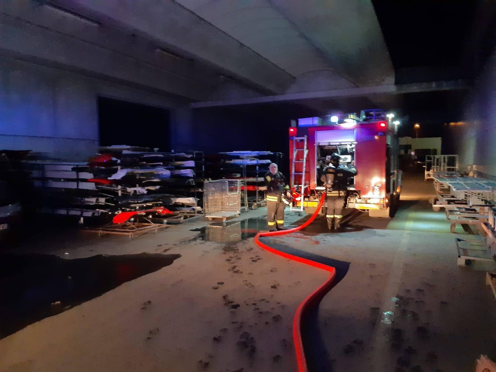 Camposanto, incendio alla Gm