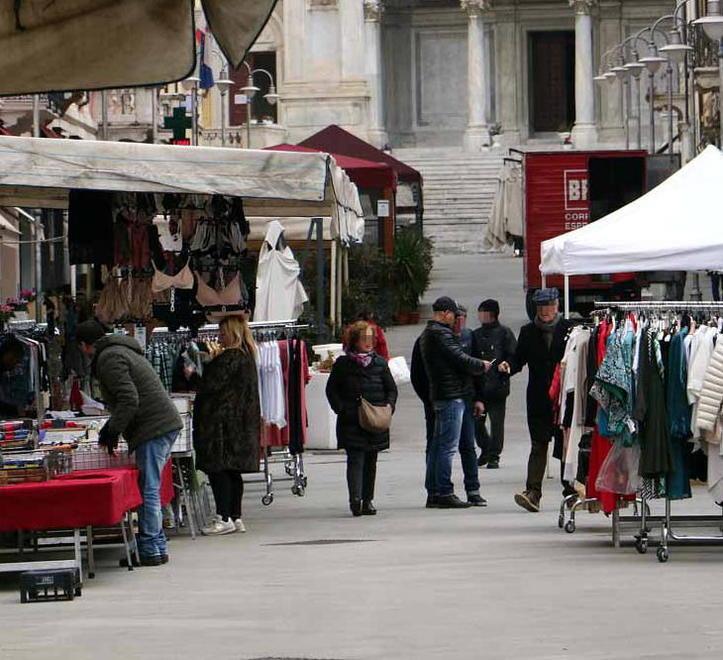 Il sindaco chiude anche i parchi pubblici 