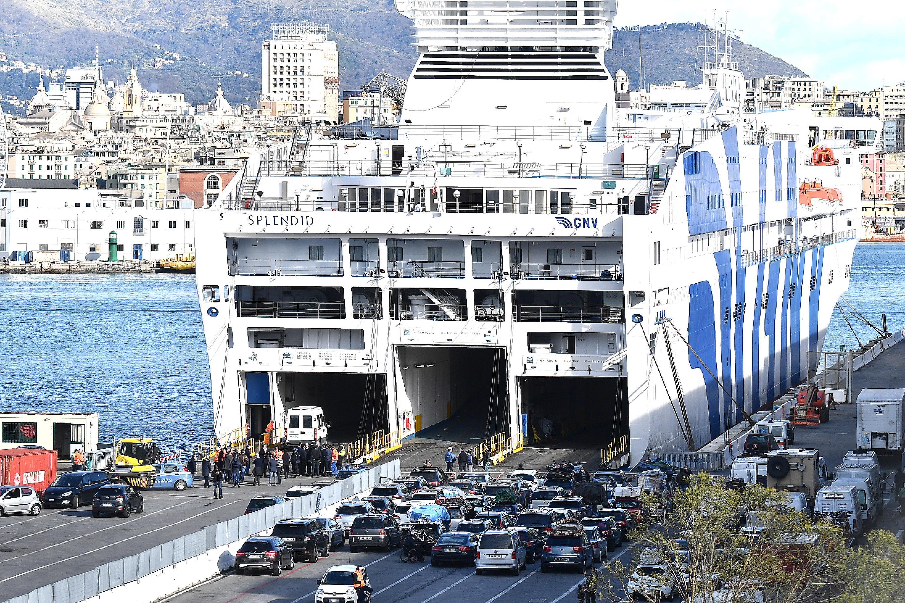 Coronavirus, in fuga dal Nord Italia alla Sardegna: in 11mila si autodenunciano 