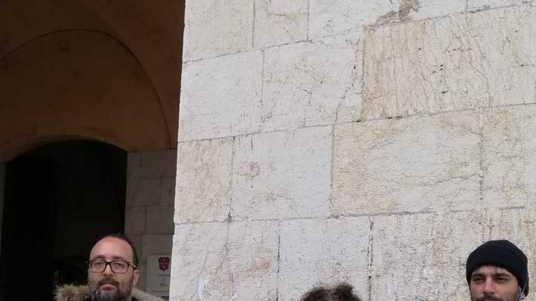 L’assessore Bedini (primo a sinistra) illustra il bilancio dei danni