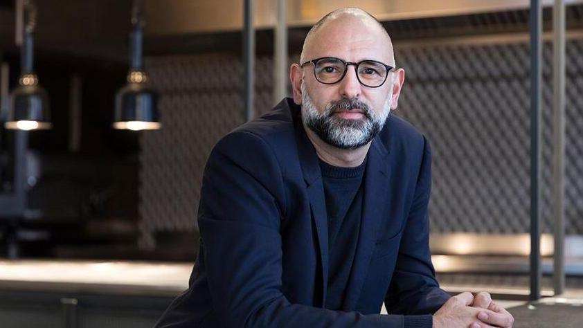 E Filippo Di Bartola prepara la cena e la porta a casa