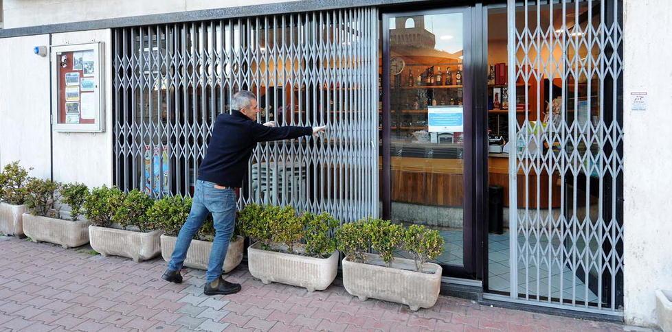 «Mantenete la calma e restate a casa» L’appello ai piombinesi del sindaco Ferrari
