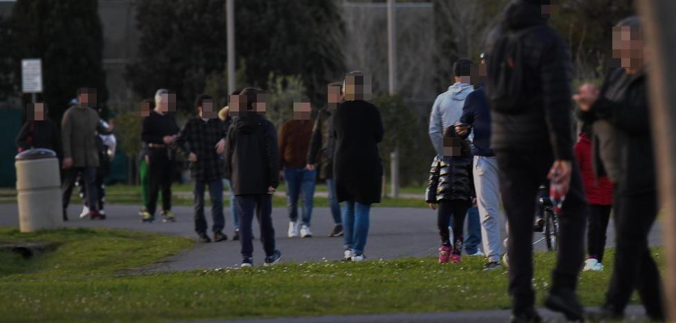 Pienone nei parchi pubblici della città nonostante il divieto di uscire da casa 