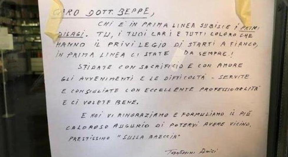«Grazie a voi della farmacia Severi. E auguri»
