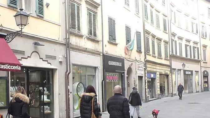 La grande bellezza diventa off-limits tra strade deserte e serrande abbassate