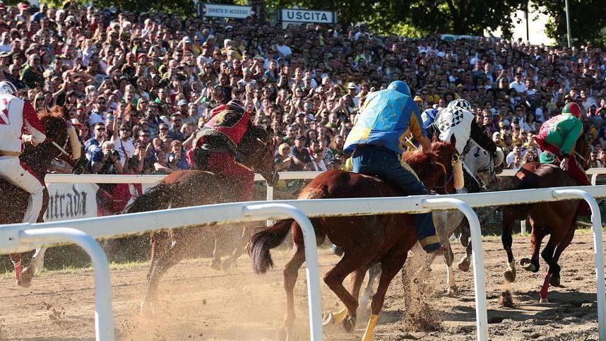 A rischio il Palio di Fucecchio: sospese tutte le attività, organizzazione in stand-by