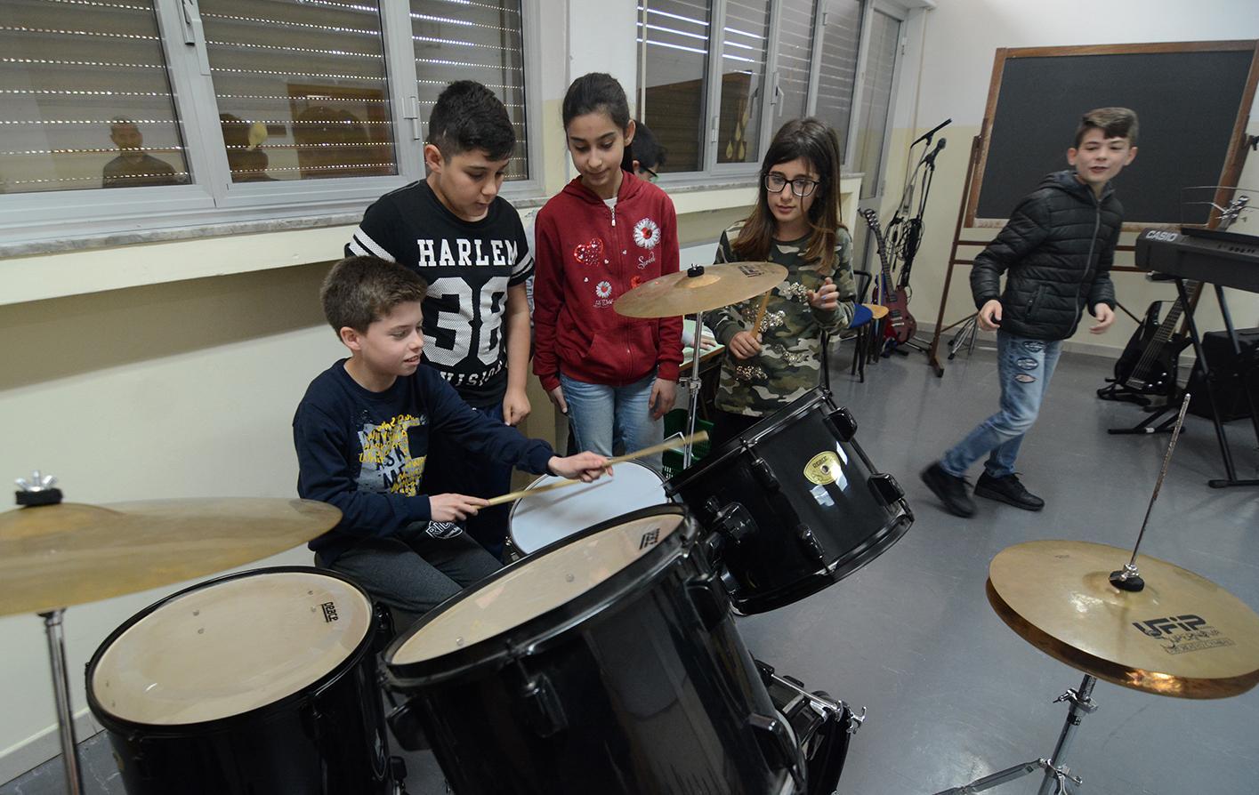 Scuola, la Cgil diffida Feliziani sui corsi musicali 