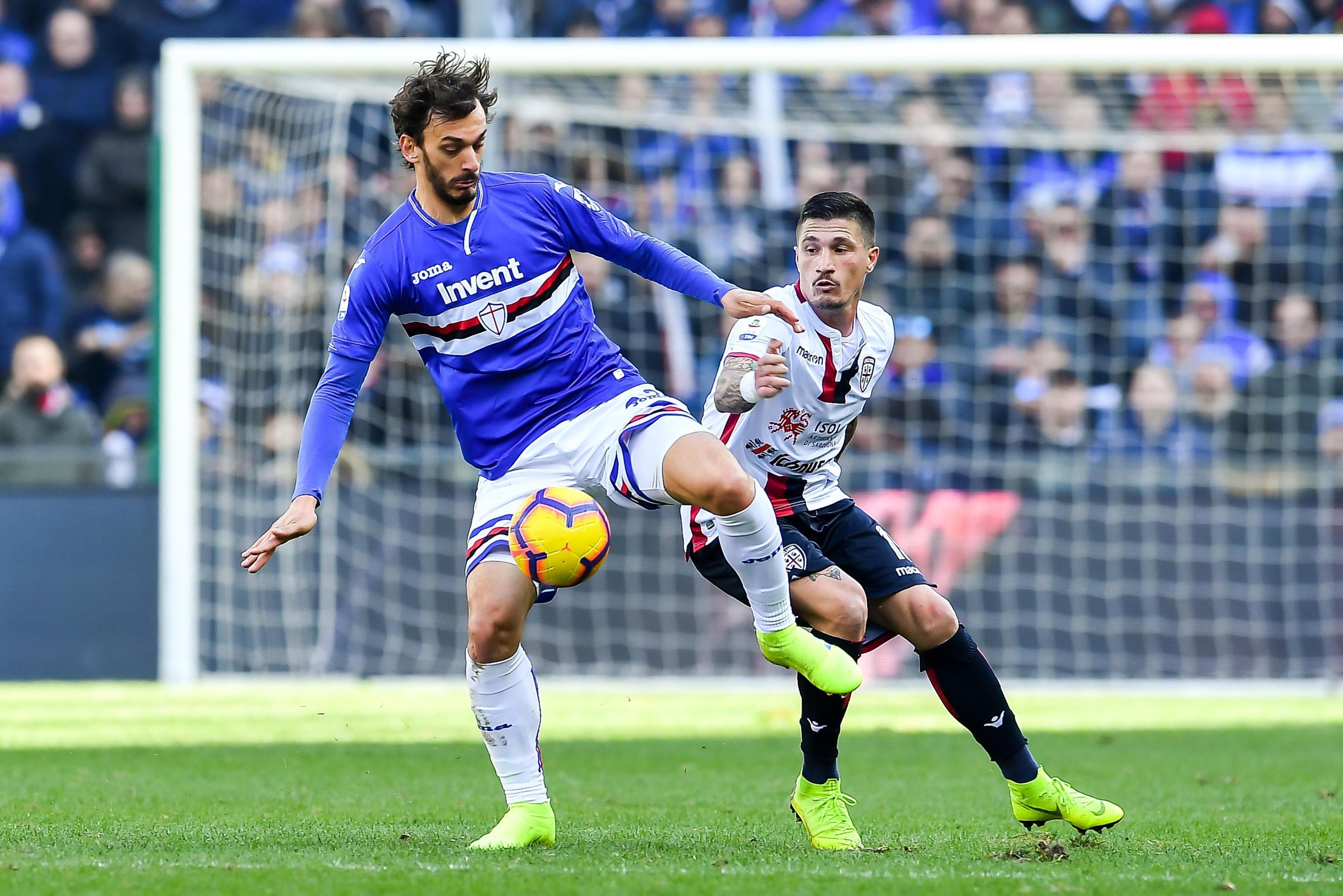 Gabbiadini in azione contro il Cagliari a Genova