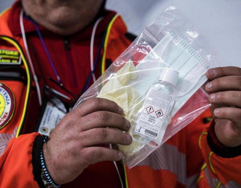 Doveva stare in quarantena, sorpreso al bar dai carabinieri 
