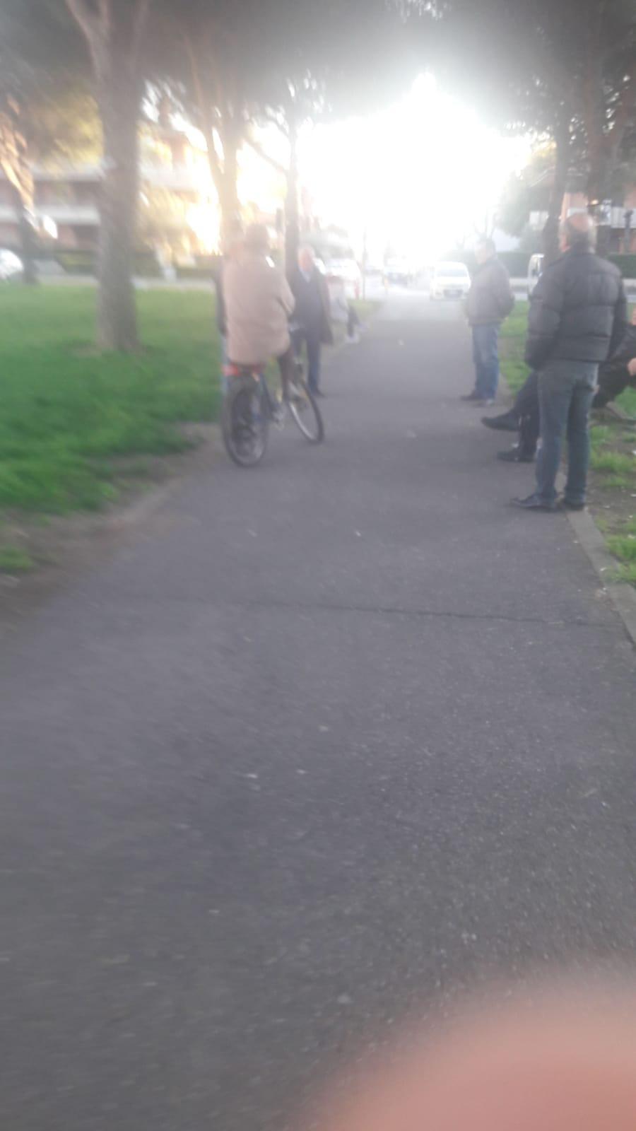 La pista ciclabile lungo il Bisenzio in viale Galilei a Prato mercoledì pomeriggio