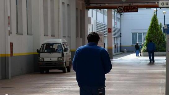 L’ingresso principale dello stabilimento Piaggio di Pontedera (foto Franco Silvi)