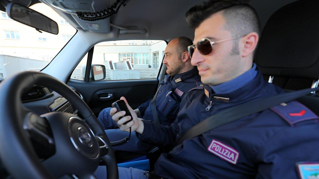 Poliziotti di pattuglia (foto d'archivio)