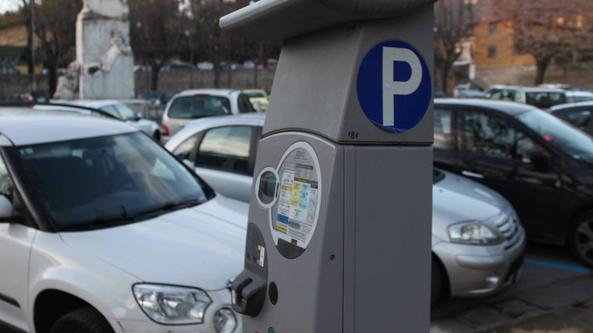 «Stop ai parcheggi a pagamento e accesso libero nella Ztl»
