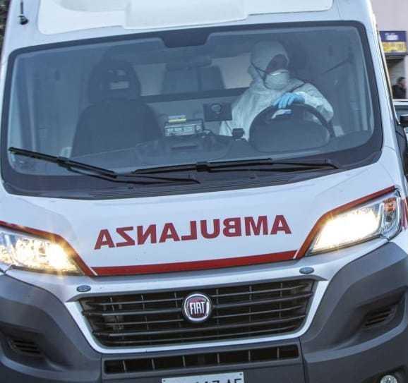 L’ambulanza “Charlie Victor” ai volontari della Croce rossa 