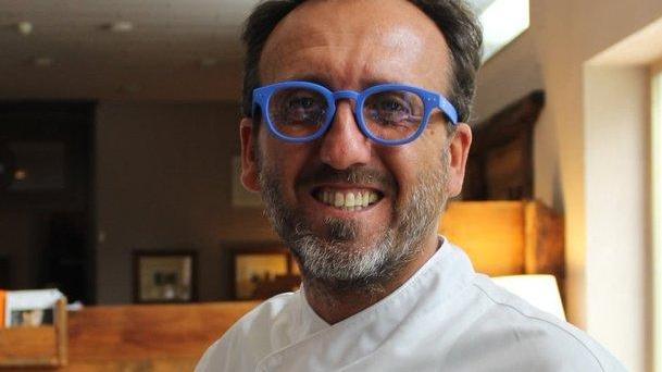 Tavoli sparecchiati ma ricette sui social per stare in compagnia