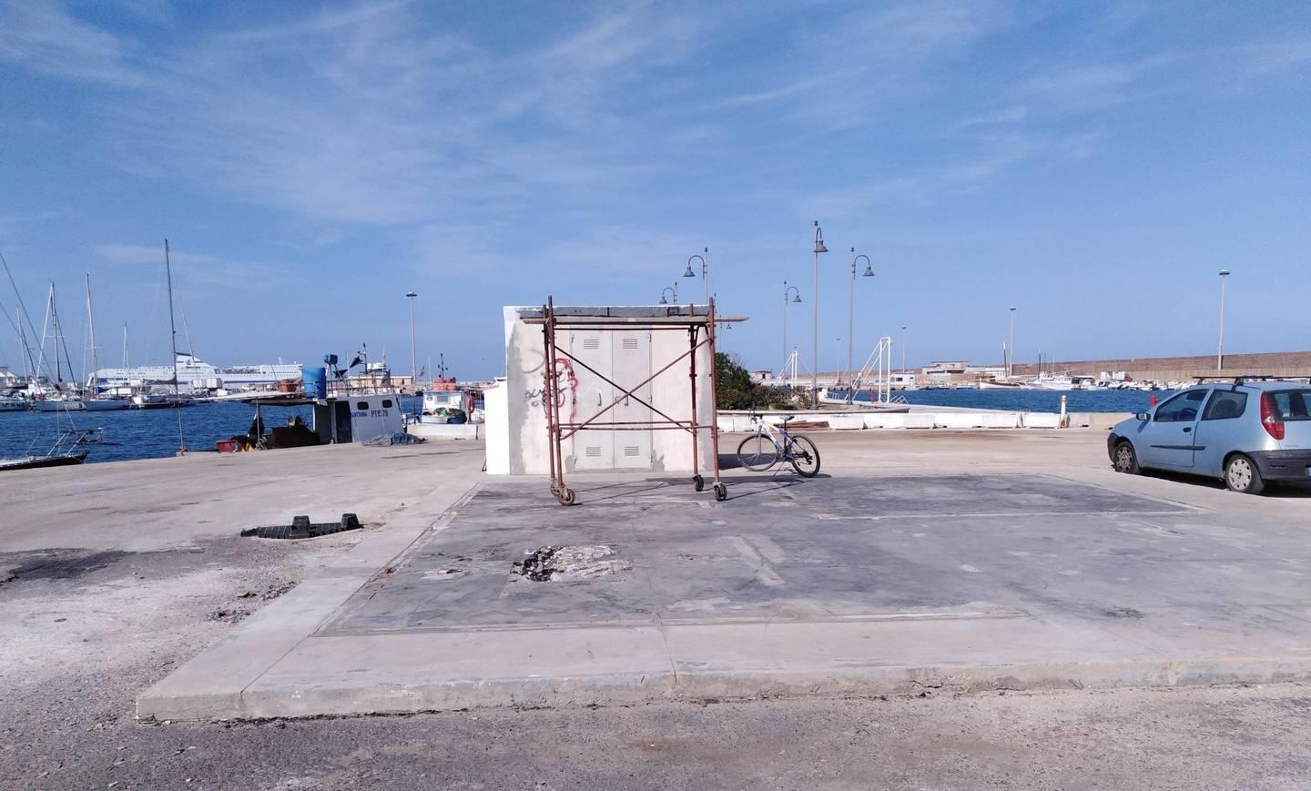 Rimossa la Club House incendiata