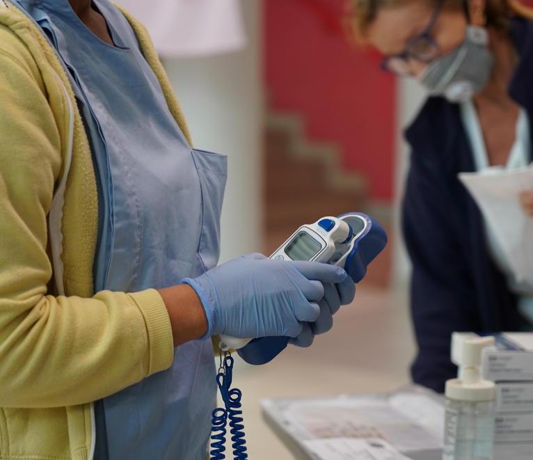 Personale infermieristico in ospedale (foto Franco Silvi)