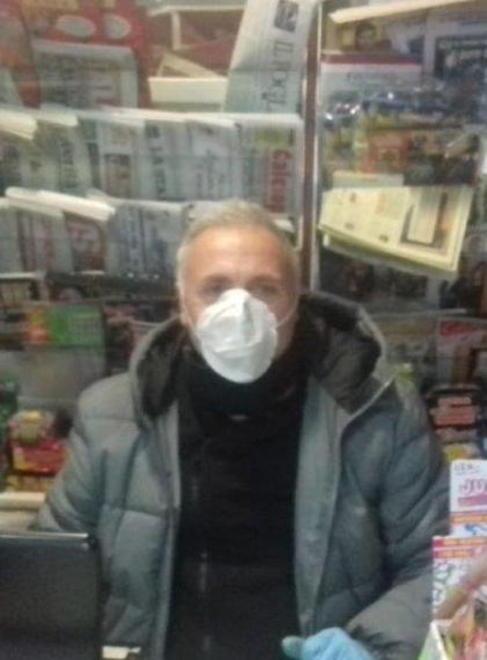 Tutto chiuso, anzi no Folla in tabaccheria, edicole snobbate 
