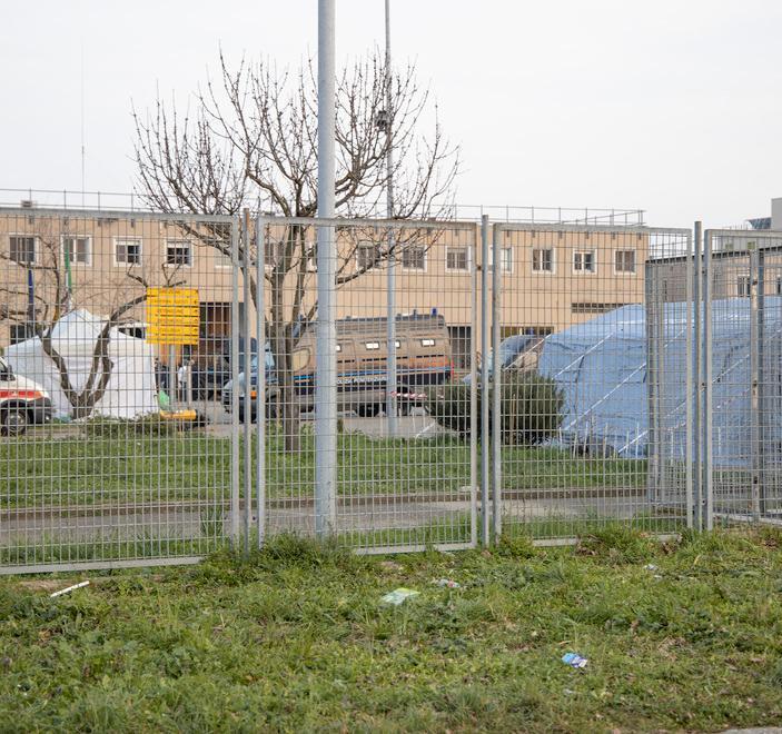 Nel cortile del carcere montata una tensostruttura “pre-triage” 