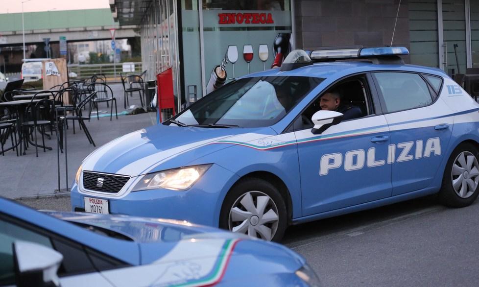 Rintracciato in poche ore nella casa lì accanto