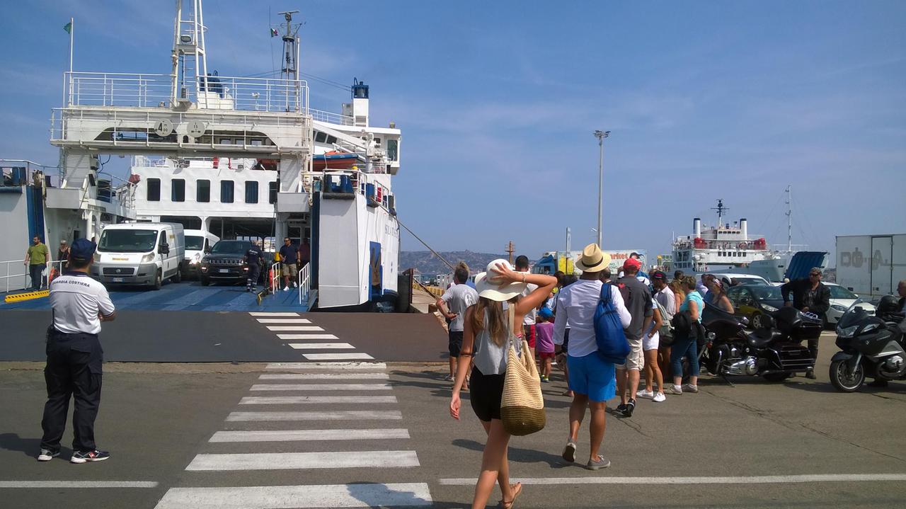 Taglio traghetti con le piccole isole: la protesta dei sindaci