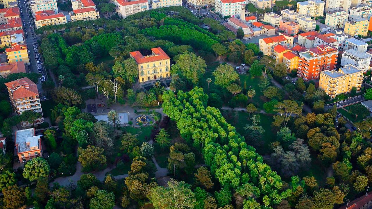 Il parco di villa Fabbricotti a Livorno in una veduta dall'alto
