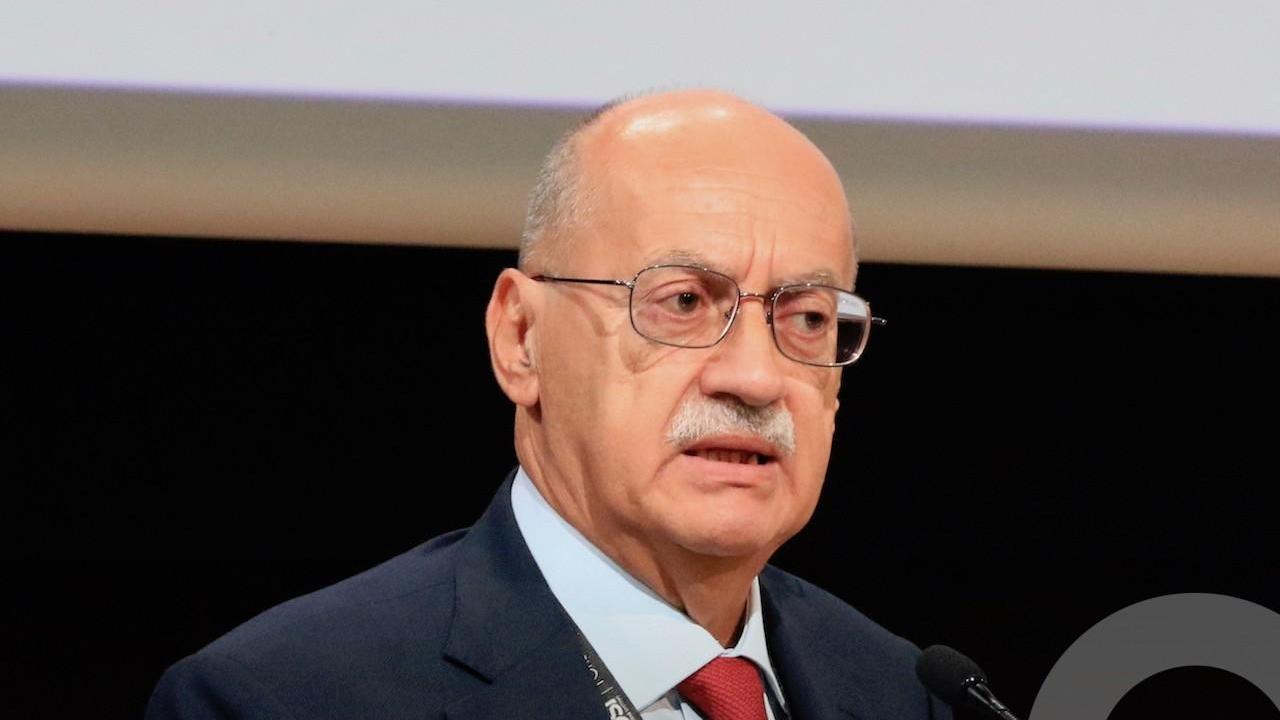 Coronavirus, l'igienista sulla sicurezza al lavoro: «Controlli agli ingressi, ma non serve fermare la produzione»