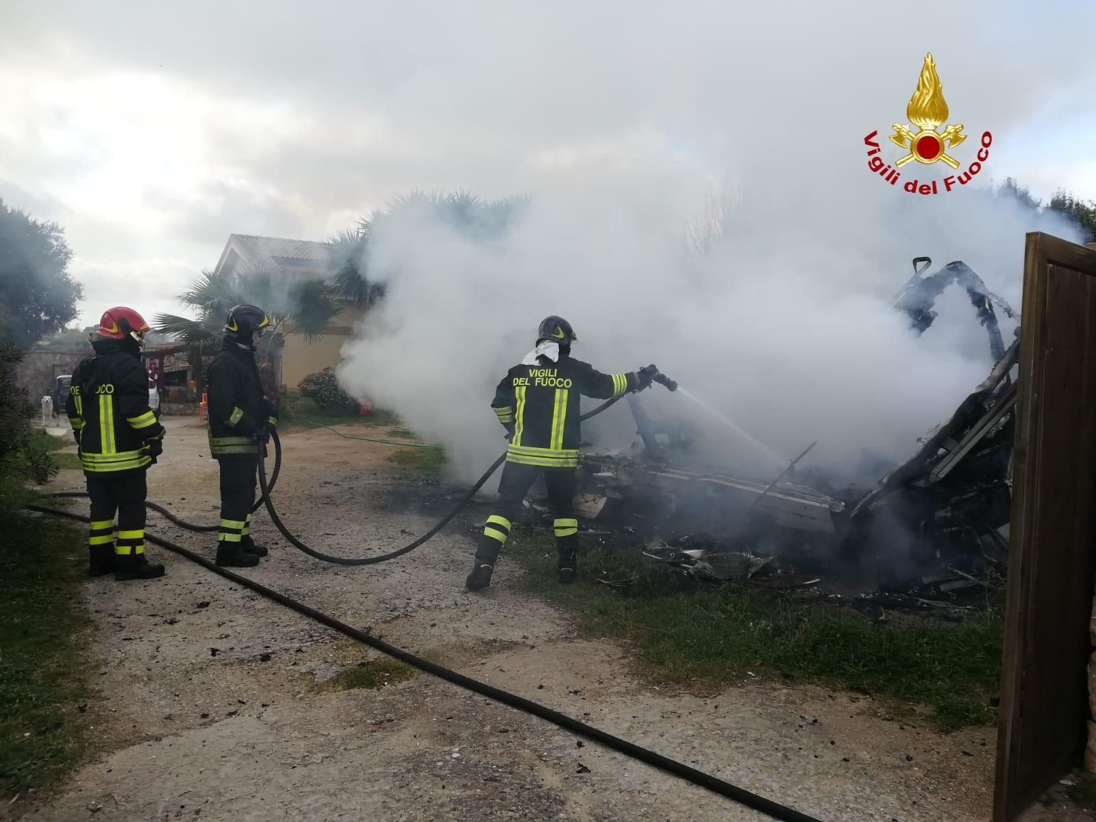 Sassari, camper incendiato a San Giovanni 