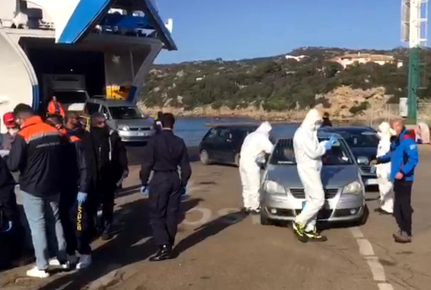 Controlli anti-coronavirus al porto Longonsardo di Santa Teresa