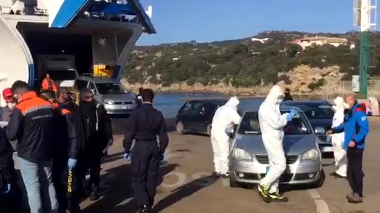 Controlli anti-coronavirus al porto Longonsardo di Santa Teresa